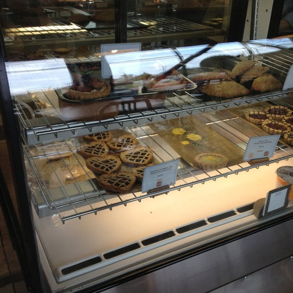 Foto tirada no(a) Tula Gluten Free Bakery Cafe por Jenna B. em 2/17/2013