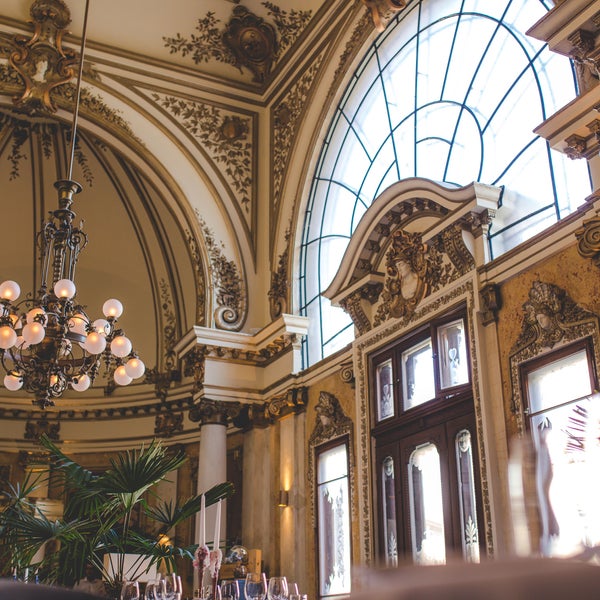 We invite you for a one-of-a-kind dining experience, inside Belgrade’s historic edifice dating from the turn of the previous century. Book you table in advance and dine like a royal.
