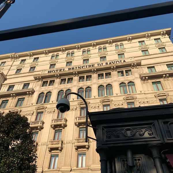 Photo taken at Principe di Savoia by Hyunkee S. on 2/15/2019