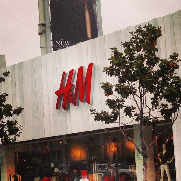 Hm штаб-квартиры стокгольм. Супермаркет рендер. H m штаб квартира. Магазин рендер. H&m германия.