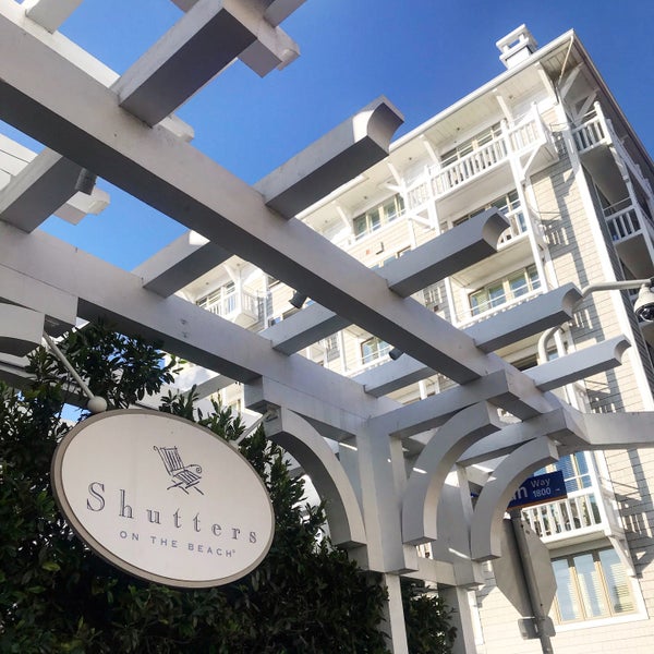 Photo taken at Shutters on the Beach by Glitterati Tours on 8/27/2019