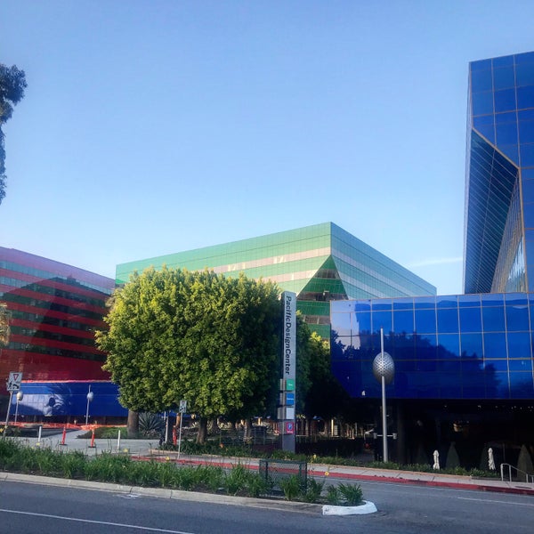 Photo taken at Pacific Design Center by Glitterati Tours on 5/29/2019