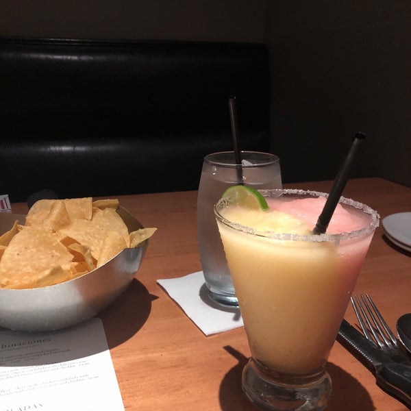 รูปภาพถ่ายที่ Cantina Laredo โดย Regina H. เมื่อ 10/18/2018