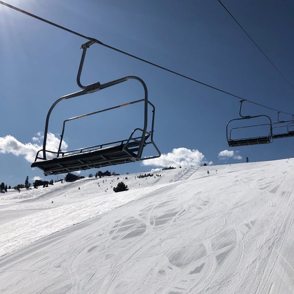 รูปภาพถ่ายที่ Tahoe Donner Ski Resort โดย Jeff E. เมื่อ 2/21/2020