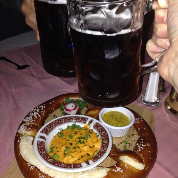 Pretzel with German Beer Cheese Dip... delicious!!