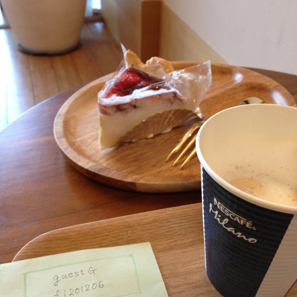 Photo taken at happy science ginza BOOK CAFE by Hamu -. on 3/6/2013