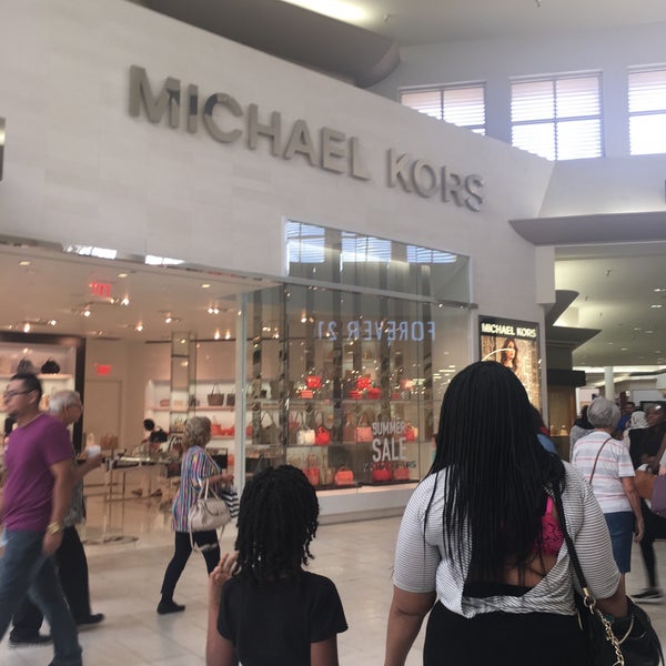 willowbrook mall michael kors store