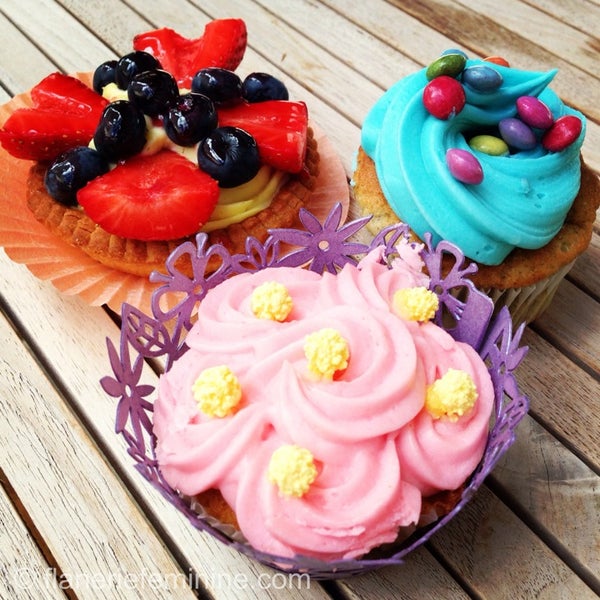 Tough decisions here at Nira Alpina: Cupcake or fruit tart first??