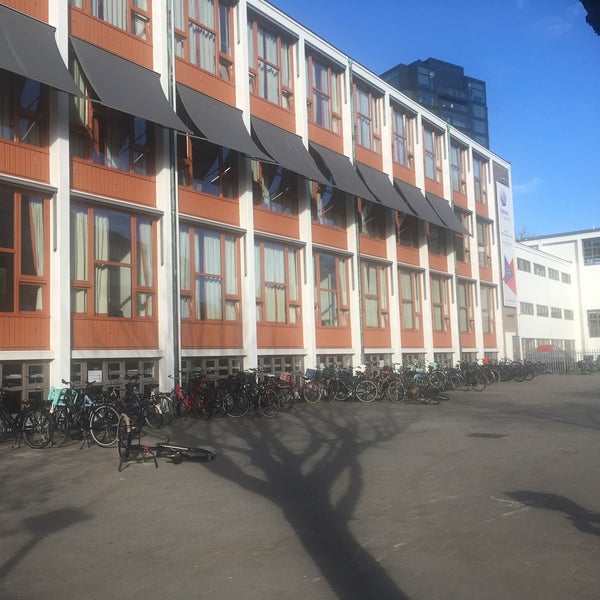 Spinoza Lyceum - High School In Station-Zuid Wtc