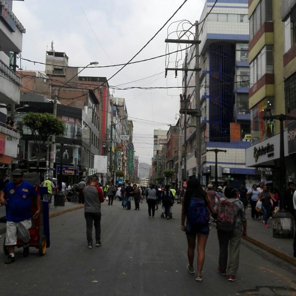 Foto diambil di Gamarra oleh Brenda S. pada 1/5/2018