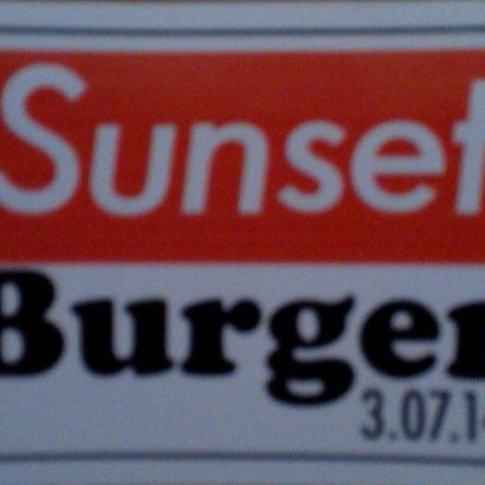 9/24/2014에 Matoula V.님이 Sunset Burger에서 찍은 사진