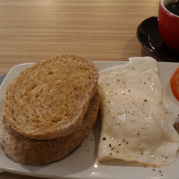 They have simple, delicious and healthy breakfast sets here all priced at RM10. Absolutely love the freshness of the over-easy eggs and wholemeal bread, over a cuppa strong black aromatic coffee!