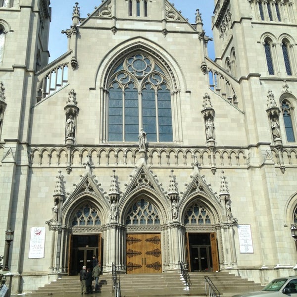 รูปภาพถ่ายที่ Saint Paul Cathedral โดย JD C. เมื่อ 2/17/2013