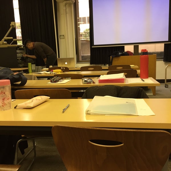 Fotos En 上智大学 中央図書館 1 Tip De 427 Visitantes