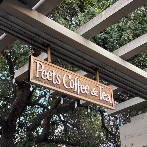 Photo taken at Peet&#39;s Coffee &amp; Tea by Leonardo Tiberius ⛵ on 12/11/2019