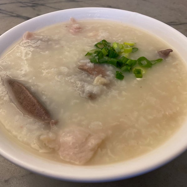 Снимок сделан в Sam Wo Restaurant пользователем Leonardo Tiberius ⛵ 11/24/2019