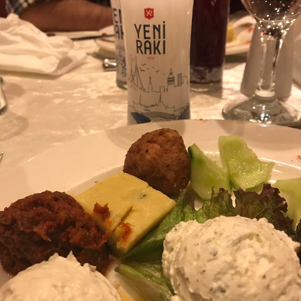 11/30/2019 tarihinde Ersen K.ziyaretçi tarafından Nanna Restaurant'de çekilen fotoğraf