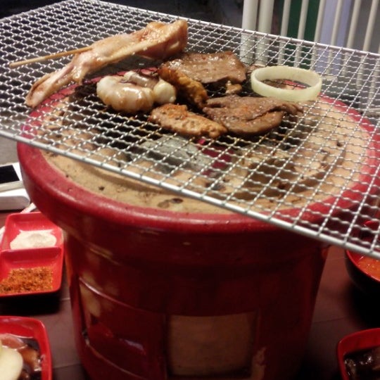 รูปภาพถ่ายที่ Nation&#39;s Barbecue 全民炭烤店 โดย 👑SiewPingx เมื่อ 12/9/2013