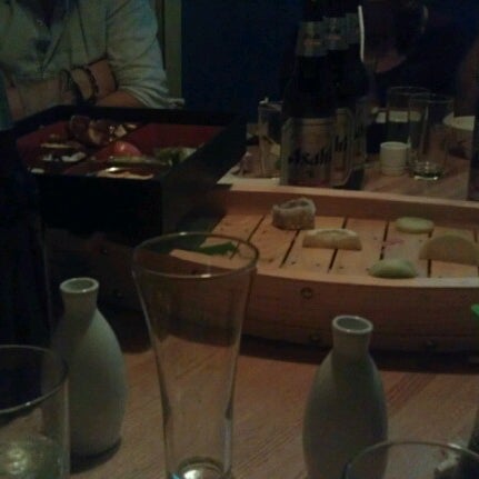 Снимок сделан в Sakura Japanese Restaurant пользователем Eddie B. 10/20/2012