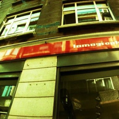 รูปภาพถ่ายที่ Lomography Embassy Store Istanbul โดย Lomography Embassy Store Istanbul เมื่อ 1/3/2014