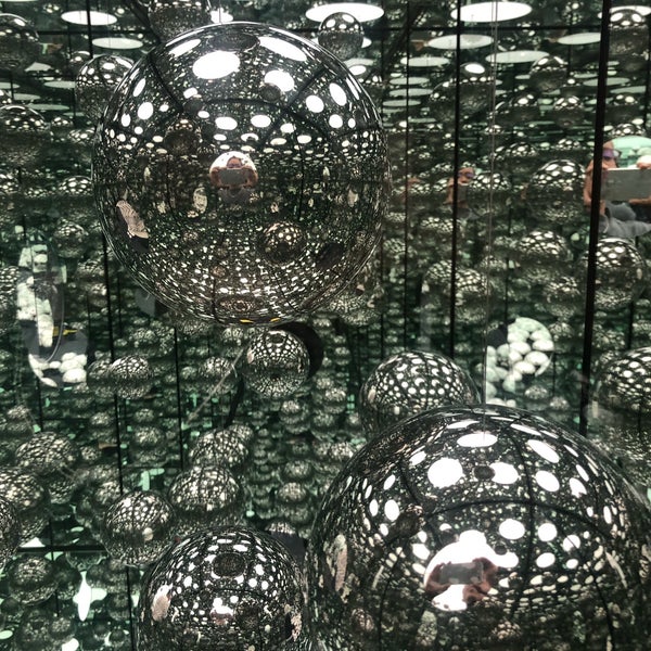 Photos At Yayoi Kusama Infinity Mirrored Room Let S
