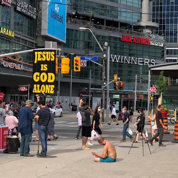 Yonge & Dundas - Intersection in Downtown Toronto