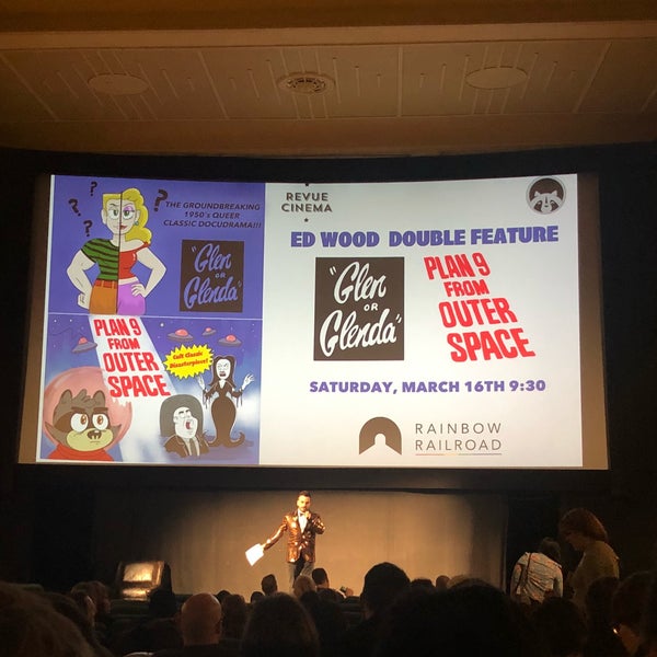 3/17/2019 tarihinde Spanx M.ziyaretçi tarafından Revue Cinema'de çekilen fotoğraf