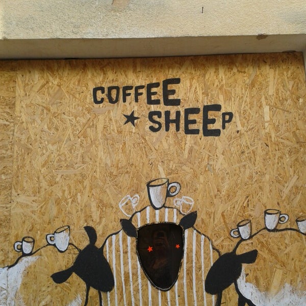 Foto scattata a Coffee Sheep da 💗 il 4/19/2014