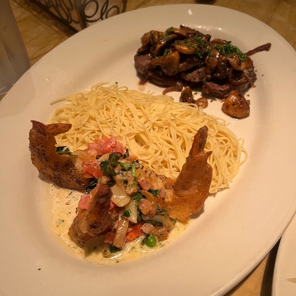 The Cheesecake Factory Irvine Center'de Amerikan Restoranı