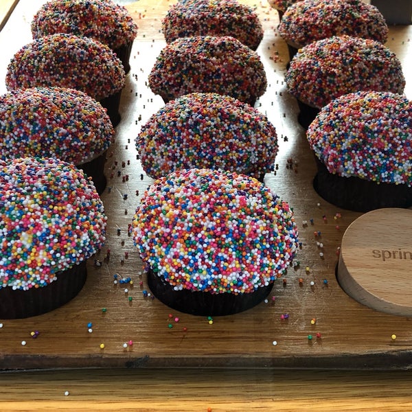 Photo taken at Sprinkles Newport Beach Cupcakes by Max M. on 5/15/2019