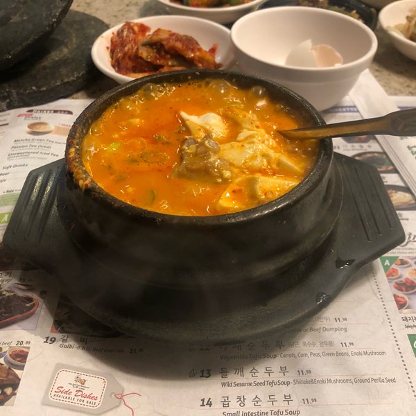 Das Foto wurde bei Kaju Soft Tofu Restaurant von Max M. am 9/27/2019 aufgenommen