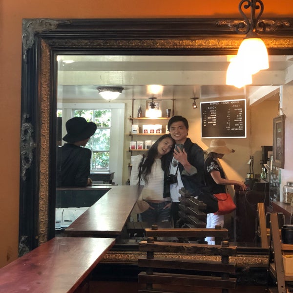 5/9/2018 tarihinde Max M.ziyaretçi tarafından Hidden House Coffee'de çekilen fotoğraf