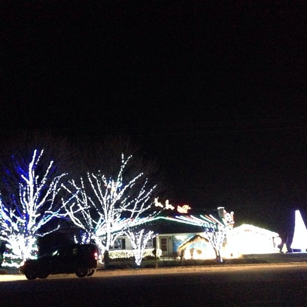 Apple Electric Christmas Lights Show (Now Closed) 1 tip