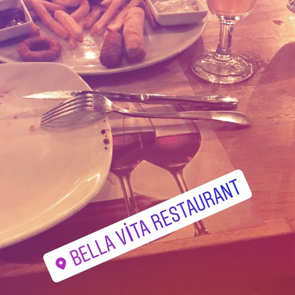 Foto diambil di Bella Vita Restaurant &amp; Bar oleh ⚜️💎👸🏼💎⚜️ pada 8/6/2019