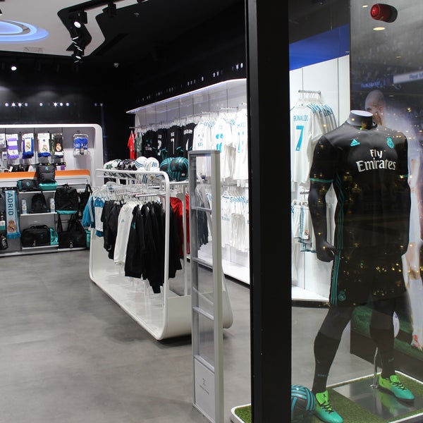 Ondeugd stoom Oefening Real Madrid Official Store - القطيفية القصار عنيزة - 22 visitors