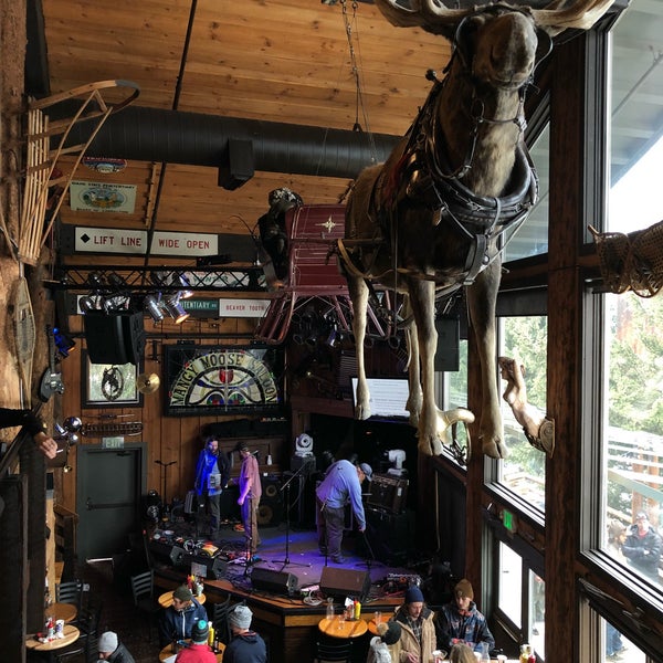 3/25/2018 tarihinde Meara J.ziyaretçi tarafından Mangy Moose Restaurant and Saloon'de çekilen fotoğraf