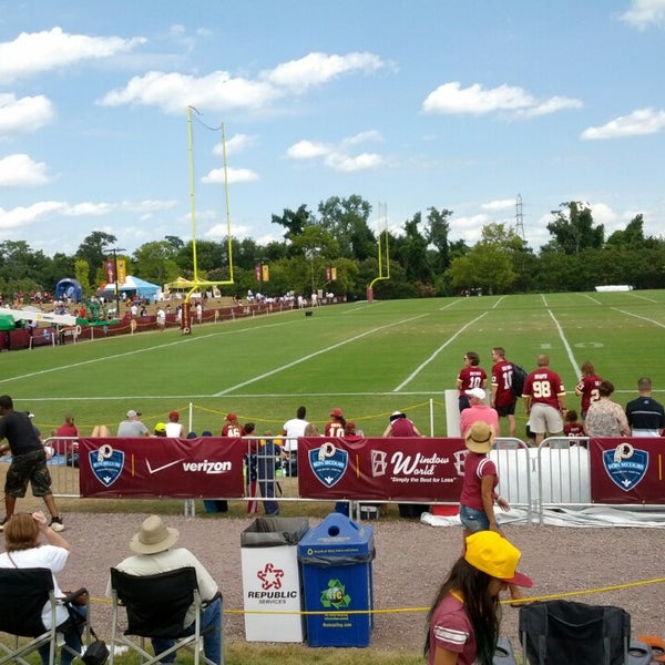 Foto scattata a Bon Secours Washington Redskins Training Center da George il 8/5/2013