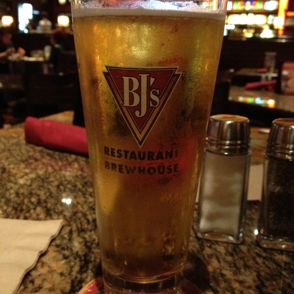 Photo taken at BJ&#39;s Restaurant &amp; Brewhouse by Sarah W. on 3/11/2013
