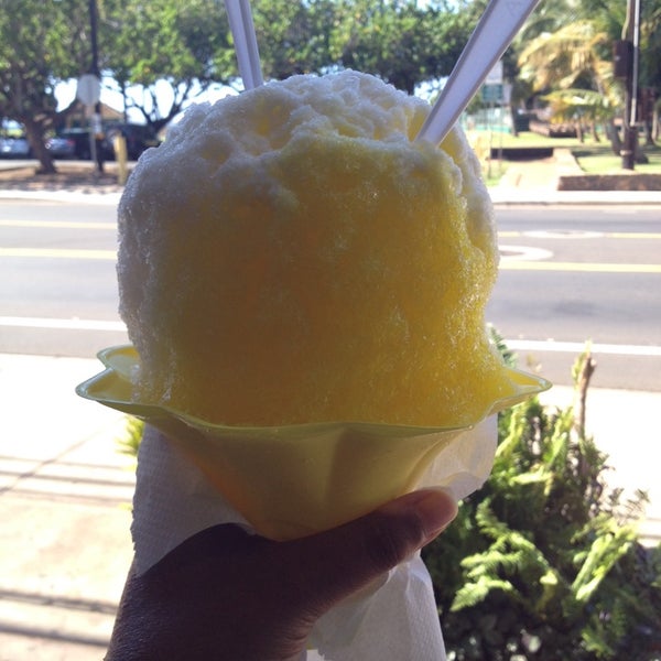 Photo taken at Local Boys Shave Ice - Kihei by Nicole S. on 1/5/2014