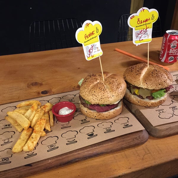 Das Foto wurde bei Şef&#39;s Burger von Feride D. am 1/2/2017 aufgenommen