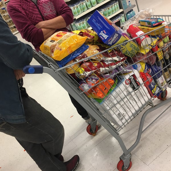 SÃO PAULO, SP - 05.06.2018: WALMART VENDE NEG'CIO NO BRASIL