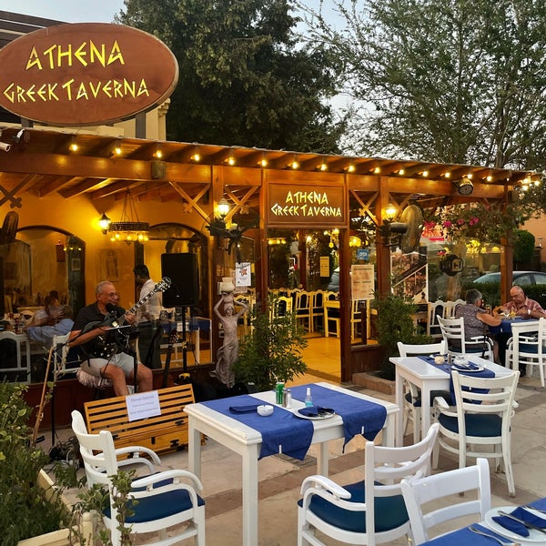 Парос греция. Греческая таверна фото. Ilios greek taverna красная. Рестораны таверны в греции. Миконос греция.