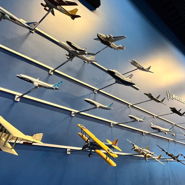 Foto scattata a Future of Flight Aviation Center &amp; Boeing Tour da R D. il 12/27/2021