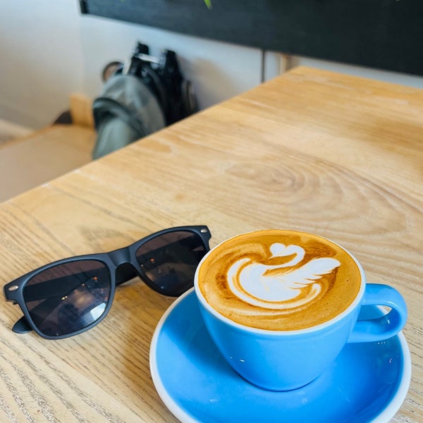 Saucer & Cup Coffee Shop in Wimbledon Park