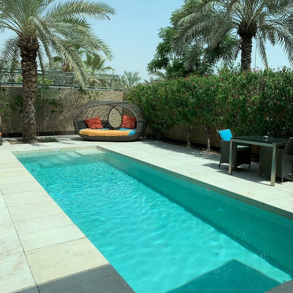 Foto tirada no(a) Melia Desert Palm Dubai por A . R . R em 6/17/2022