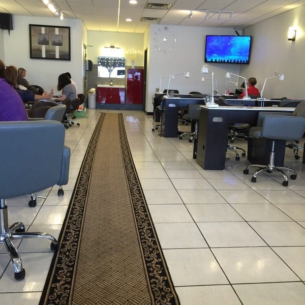 Hollywood Nails Tulsa, OK