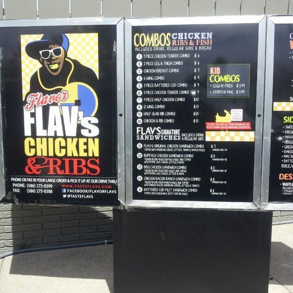 Das Foto wurde bei Flavor Flav&#39;s Chicken &amp; Ribs von Latisha am 5/3/2013 aufgenommen
