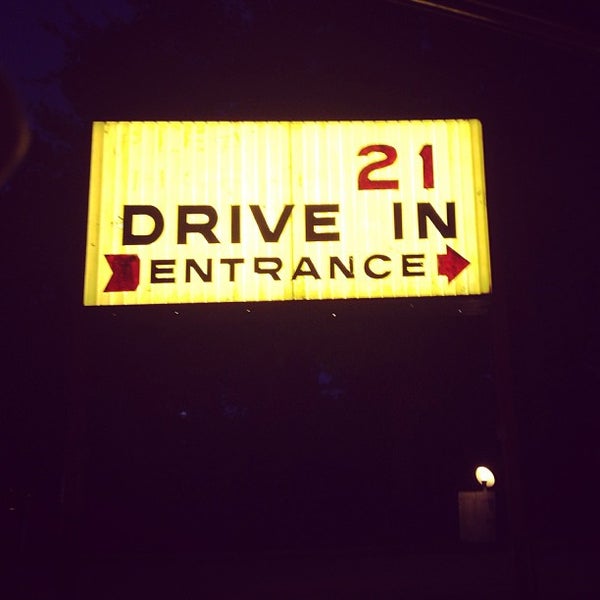 Photo taken at Hwy 21 Drive-in Theatre by Jt P. on 7/7/2013