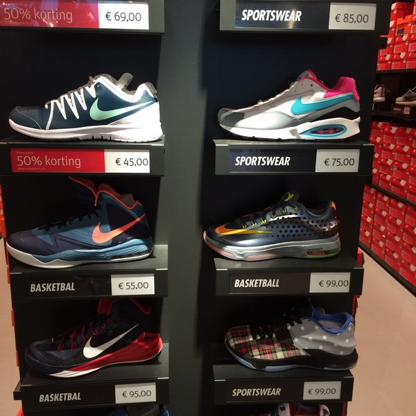 Nike top store muiden