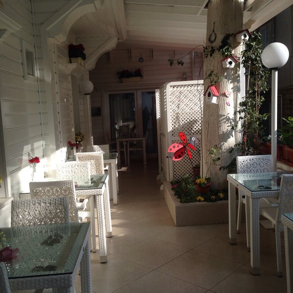 5/1/2015 tarihinde Ozlem C.ziyaretçi tarafından Gala Hotel, Buyukada'de çekilen fotoğraf